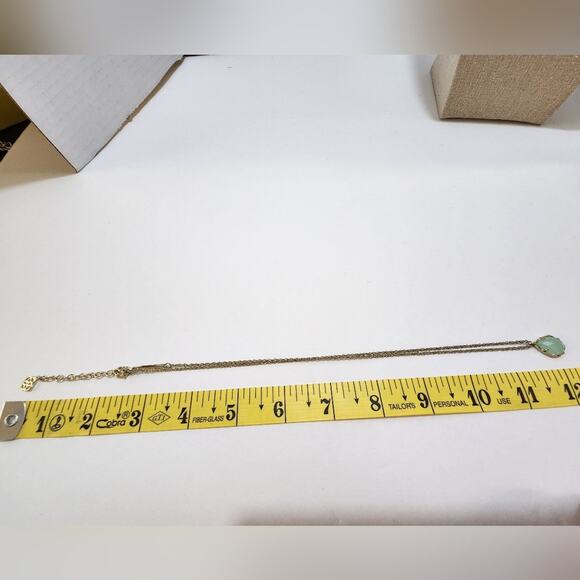 Kendra Scott "Signature" Kiri Gold plated Chalcedony Glass Pendant Necklace - Picture 4 of 6